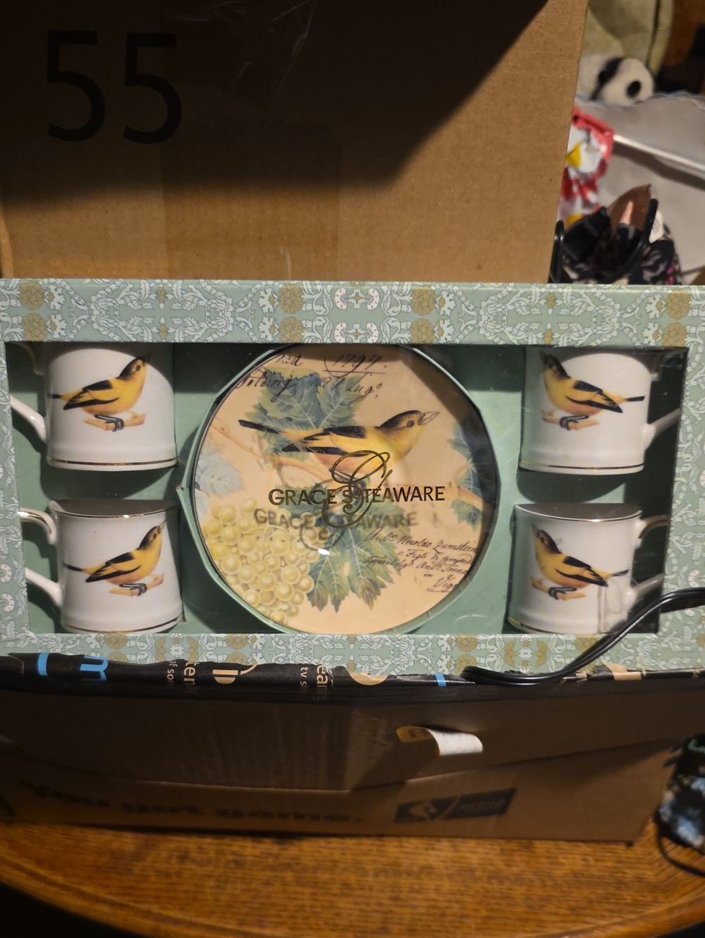 Yellow Bird Tea Set - 4 Mugs with Tray
